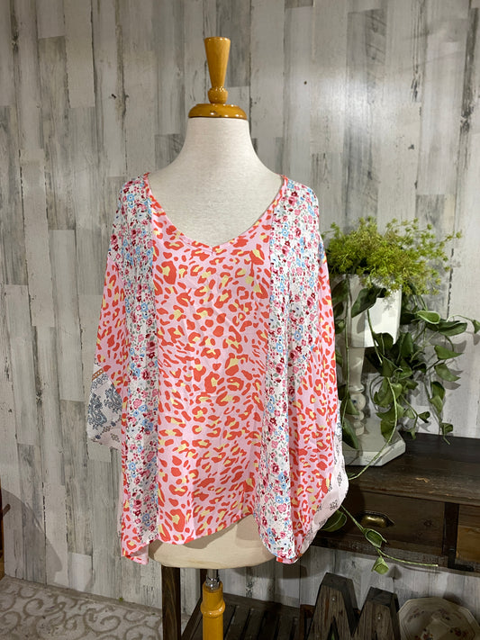 Womens Floral And Leopard Top Oversized Medium